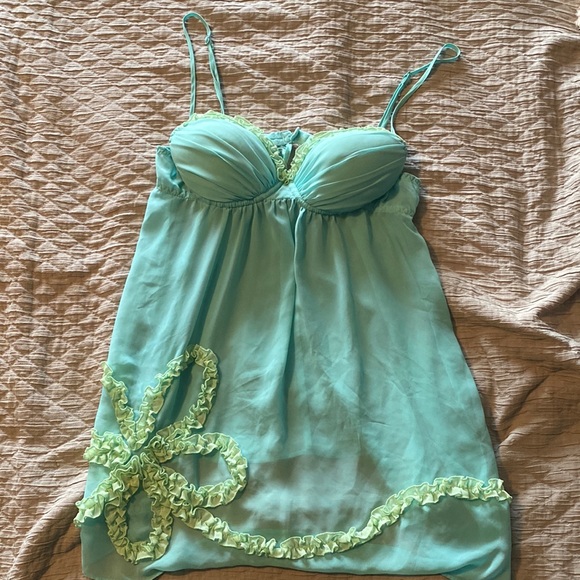 EUC Ambrielle Embroidered Mesh Babydoll - Picture 1 of 5